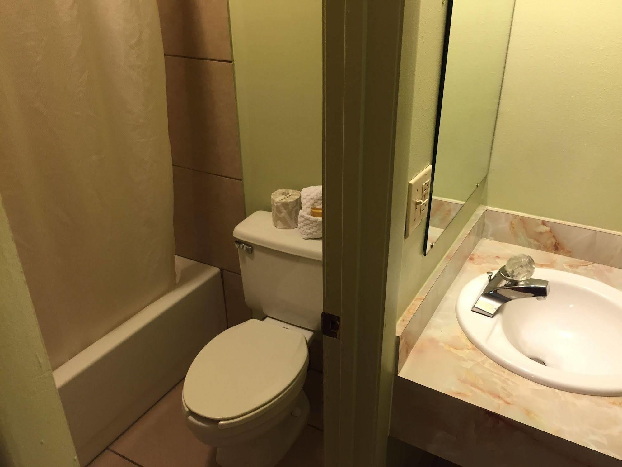 Sebring Inn Luaran gambar
