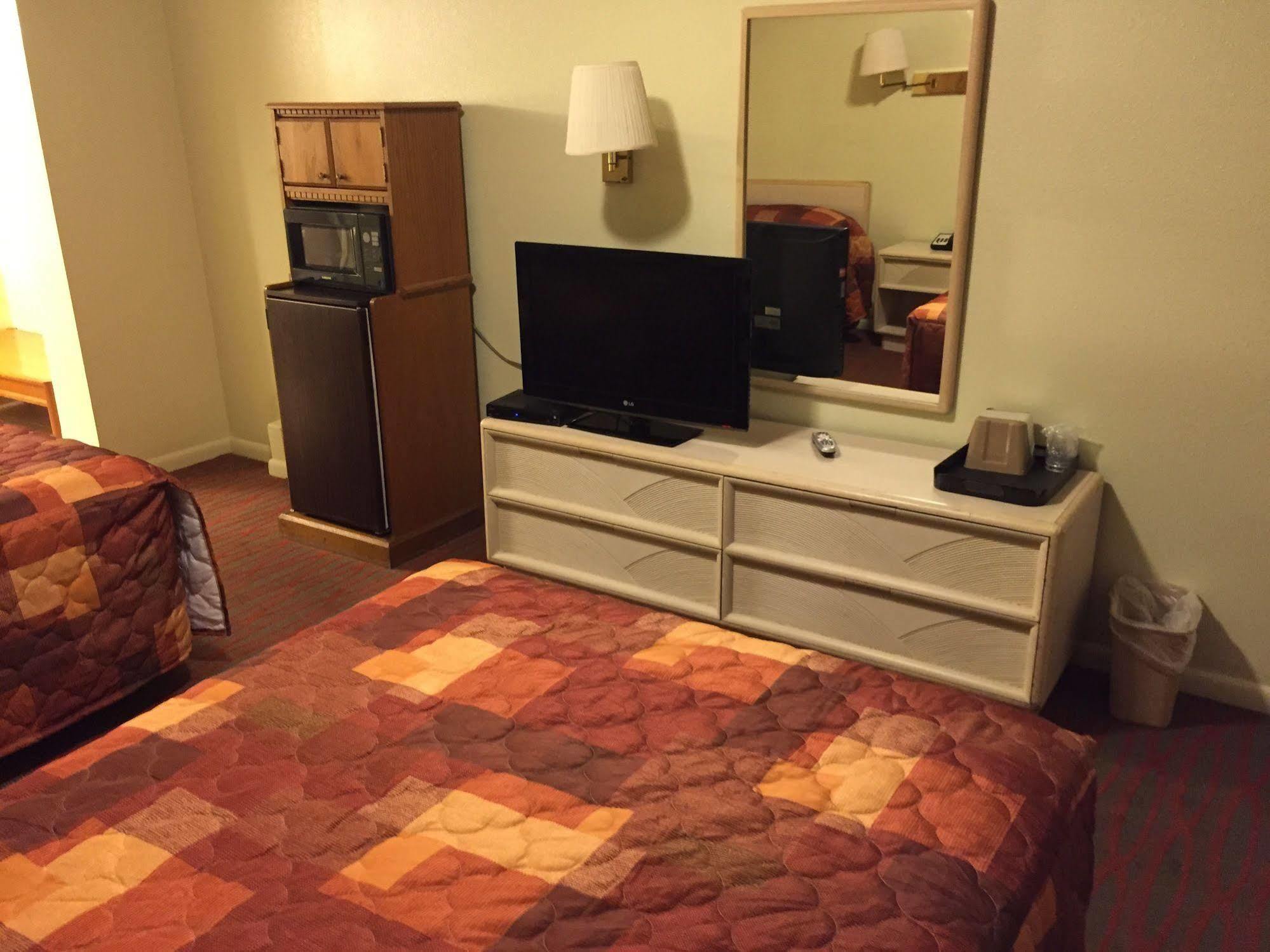 Sebring Inn Luaran gambar