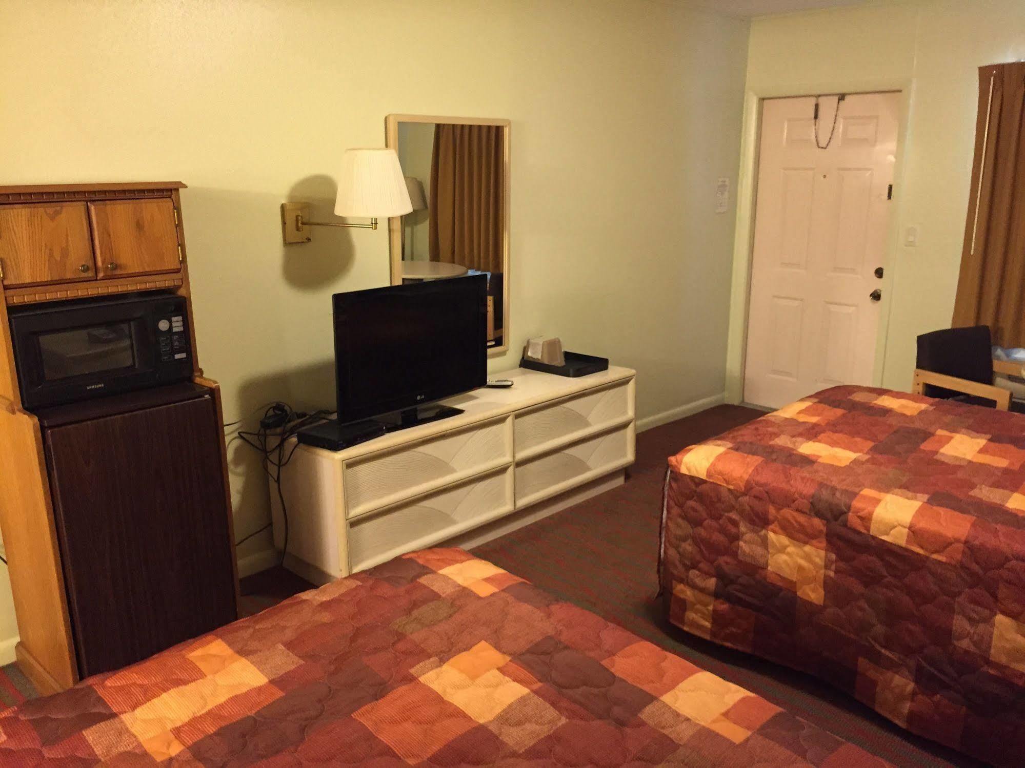 Sebring Inn Luaran gambar