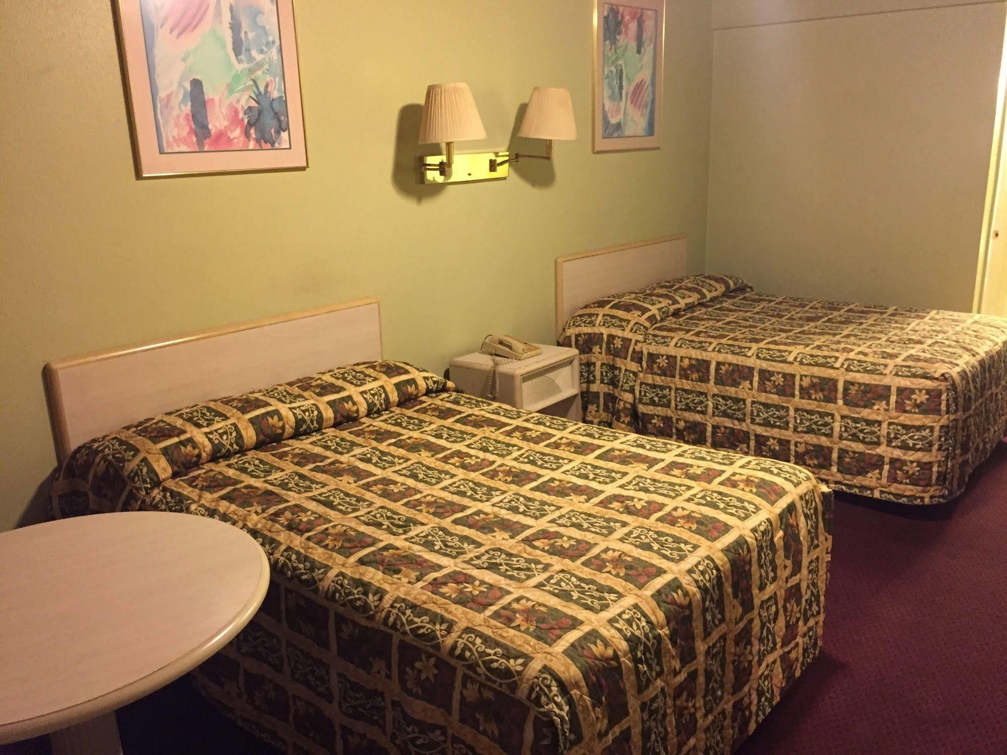 Sebring Inn Luaran gambar