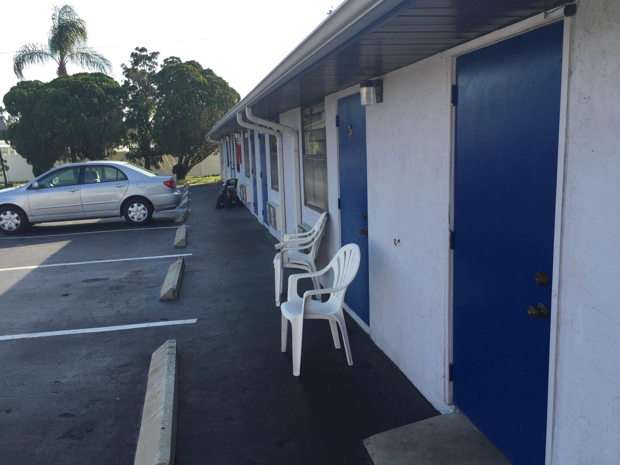 Sebring Inn Luaran gambar